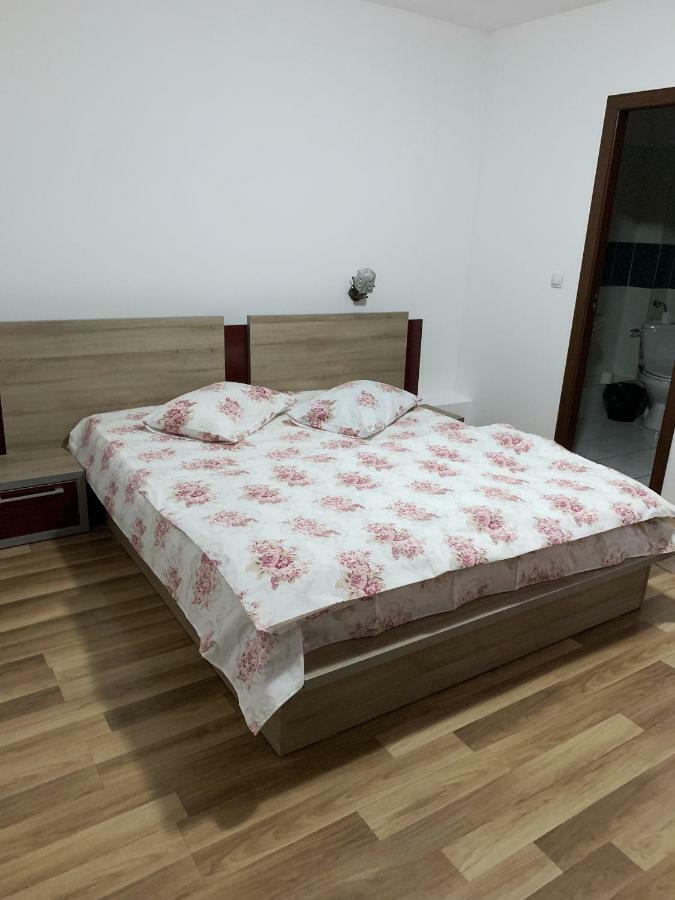Hotel Restaurant Enigma Plopeni Экстерьер фото